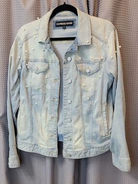 NWOT Express Distressed Light Blue Pearl-Accent Denim Jacket Size L